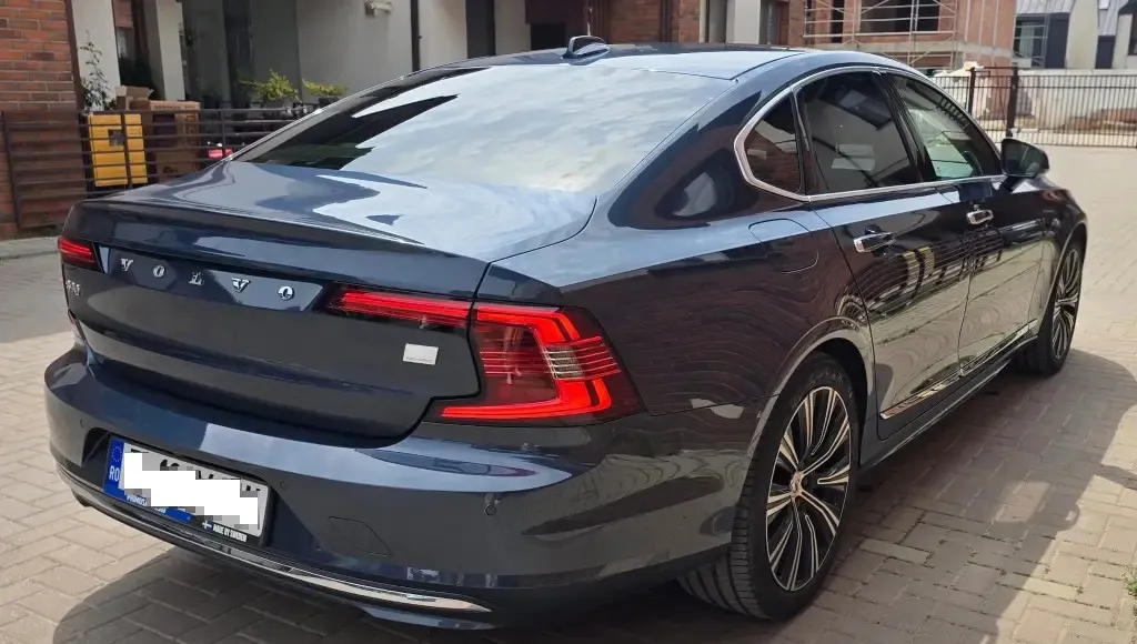 Volvo S90 Recharge T8 AWD Ultimate Bright 38 450 eur