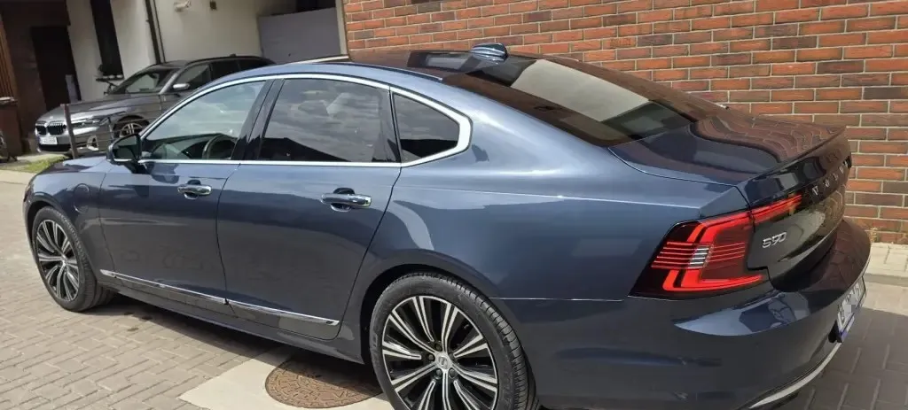 Volvo S90 Recharge T8 AWD Ultimate Bright 38 450 eur