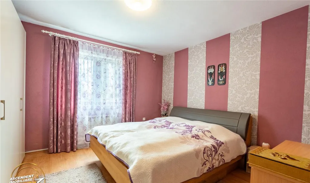 Proprietate premiata Casa Anului cu placheta oficiala Cova