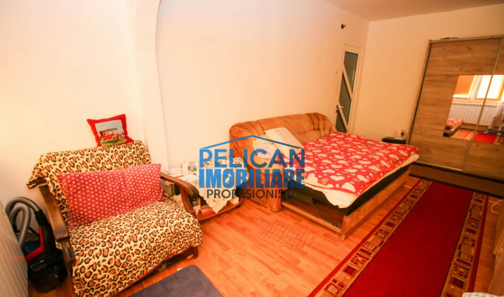 Vest 2 camere etaj 1 centrala proprie