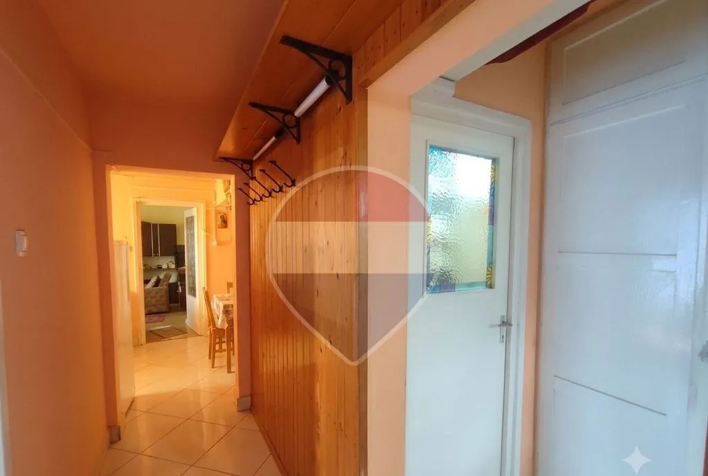 Apartament 3 camere central de vanzare Salonta