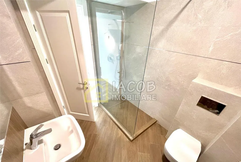 3 camere etaj 6 Arena Residence Bacau