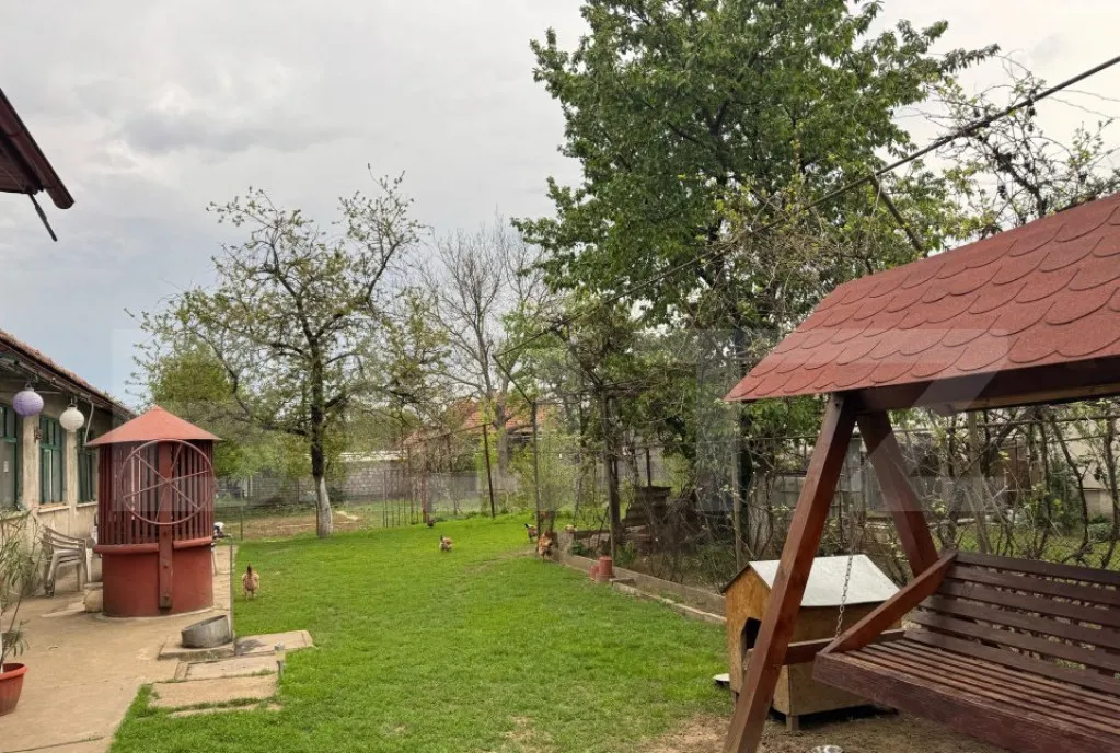 Casa de vanzare cu 3 camere 120 mp 1080 mp teren zona Si