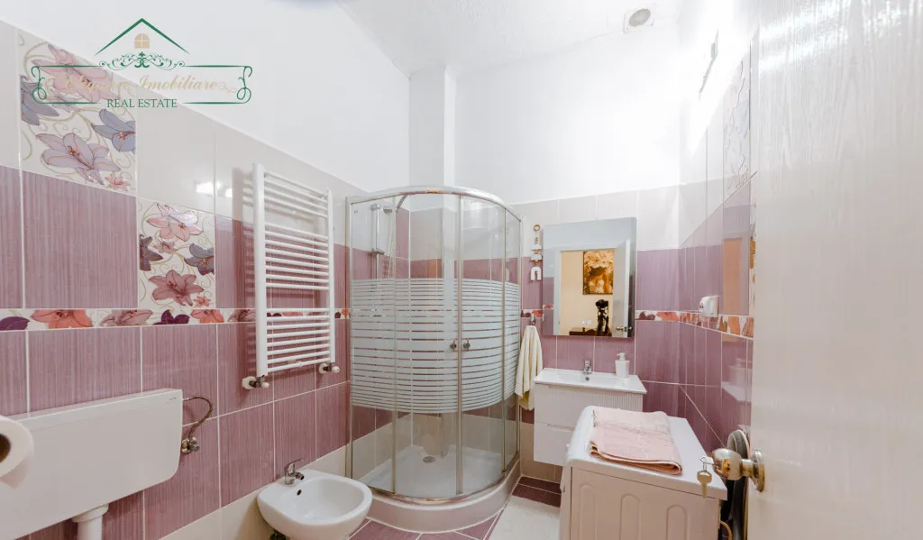 Apartament graa proprie de 200 mp si centrala pe gaz