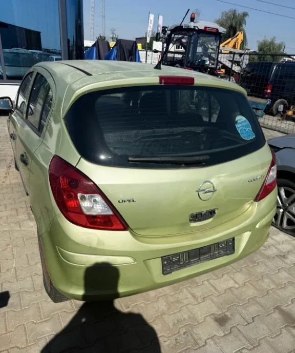Opel Corsa D Benzina ndash 216 159 km ndash 1 100 Euro 1 100 eur