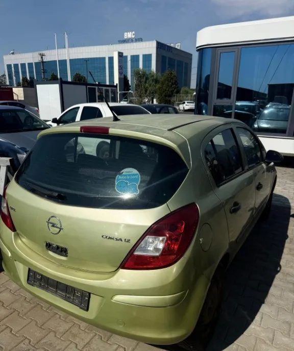 Opel Corsa D Benzina ndash 216 159 km ndash 1 100 Euro 1 100 eur