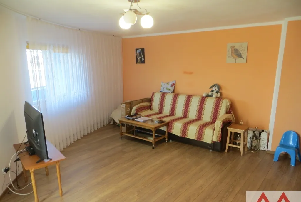 Piata Alba Iulia 2 camere decomandat 72 mp