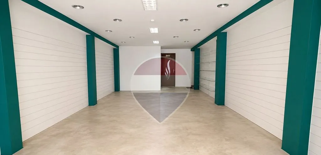 Spatiu comercial de vanzare - Piata Mica Suceava P 1 aprox 148 m