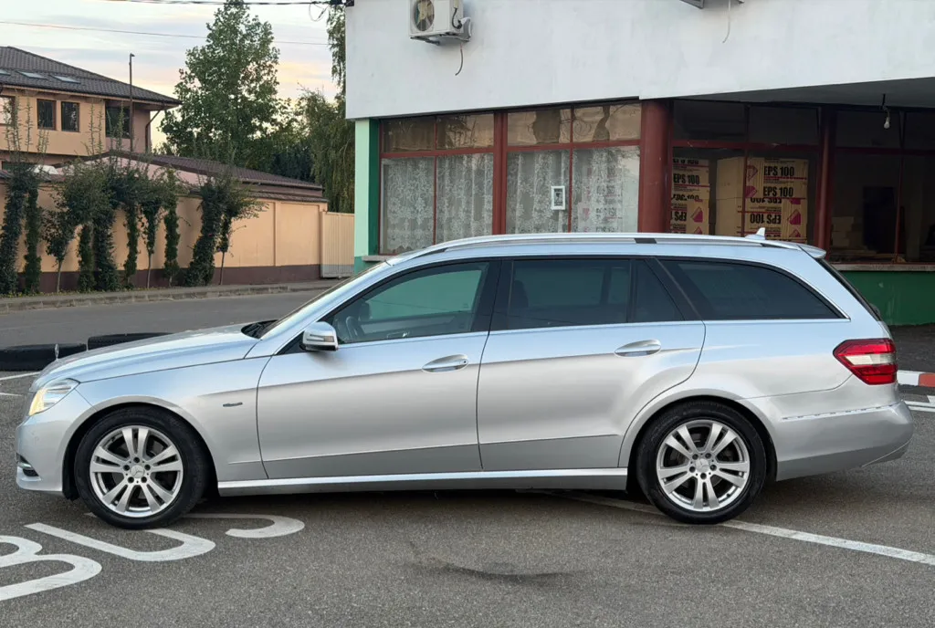 Mercedes E250 4Matic 5 990 lei