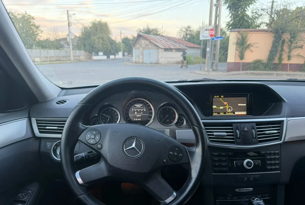Mercedes E250 4Matic 5 990 lei