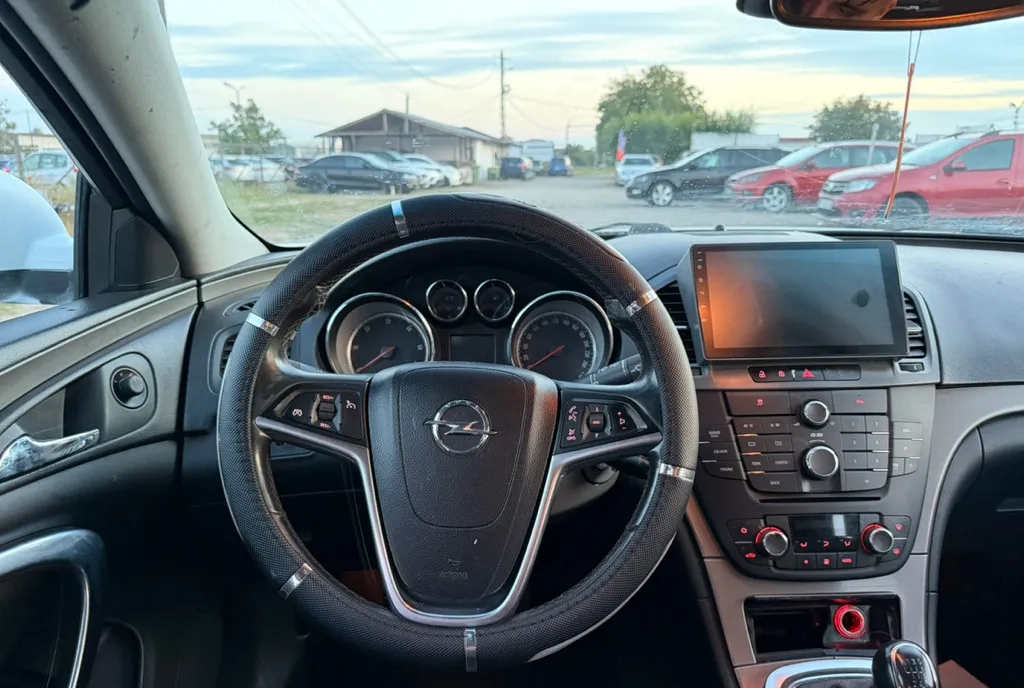 Opel Insignia 2013 2 990 lei