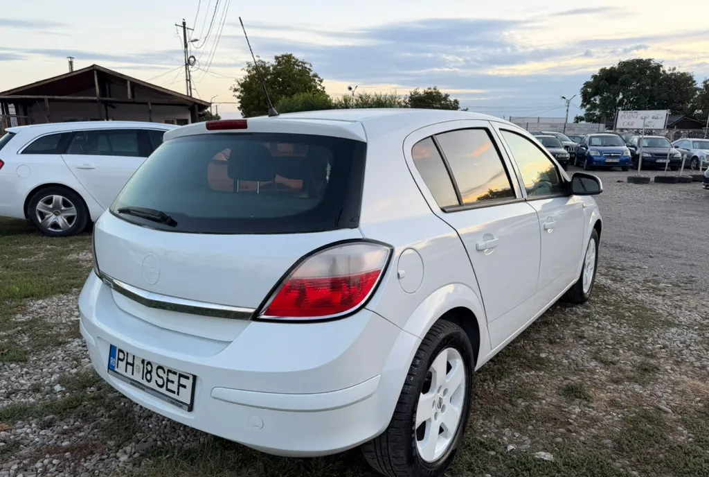 Opel Astra H 2011 1 990 eur