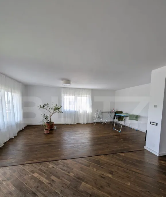 Penthouse cu 4 camere 165 mp terasa de 150 mp 2 parcari