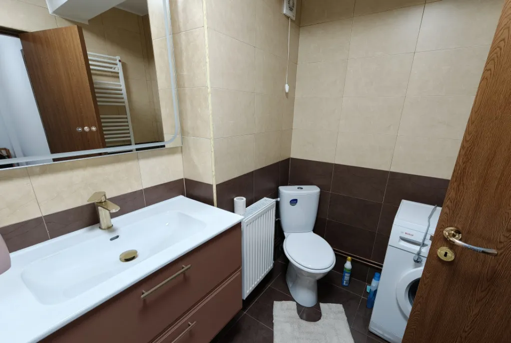 Apartament cu o camera 34 mp balcon Plopilor zona Plat