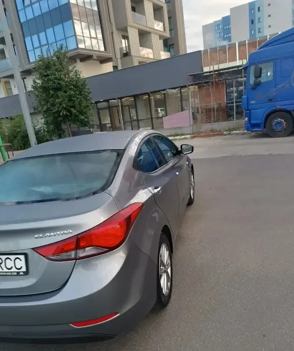 Hyundai Elantra 1 6 MPI 5 300 eur
