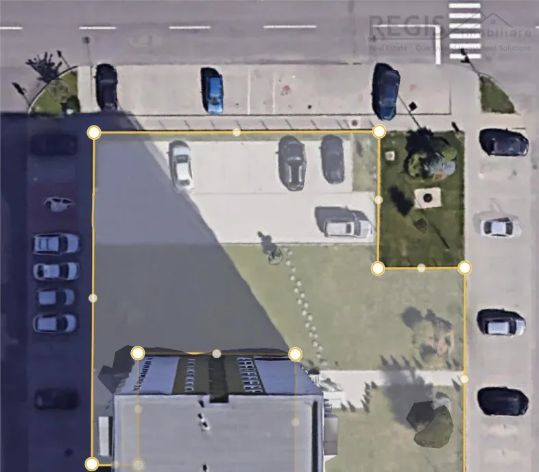 Spatiu Comercial Avantgarden 24 parcari si curte 900mp in