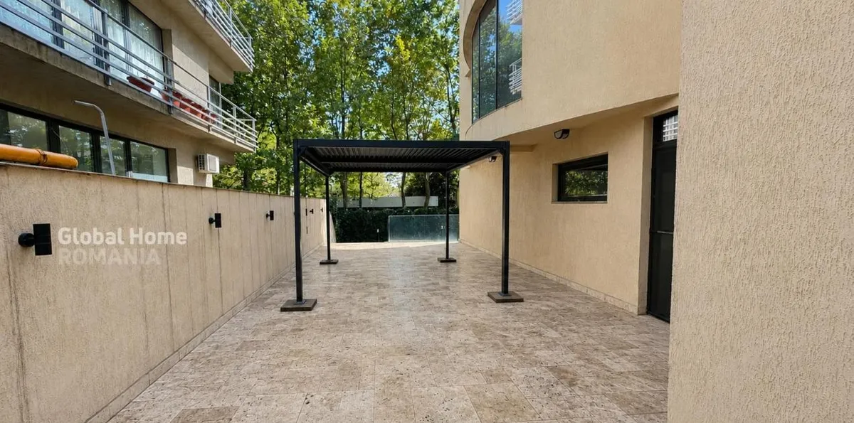 Floreasca Aviatiei for sale Apartament 187 mp Curte 175 mp Garaj