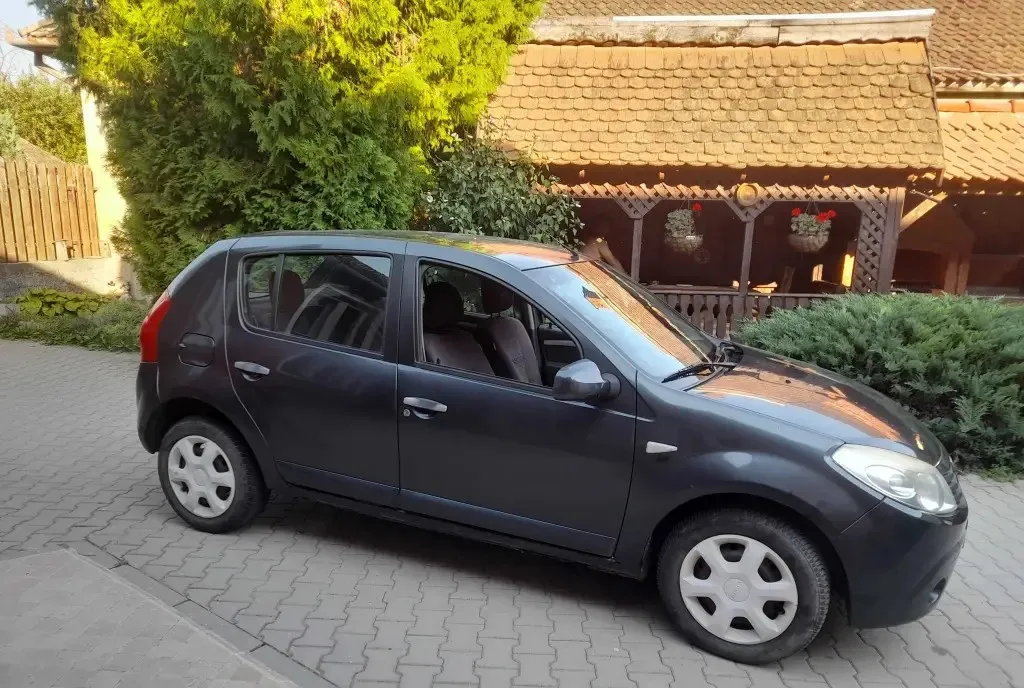 Dacia Sandero Laureate 2 000 eur