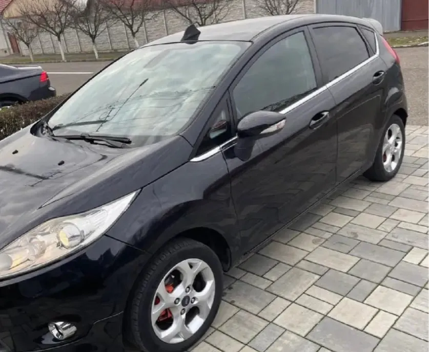 Ford fiesta 1 2 benzina 3 850 eur