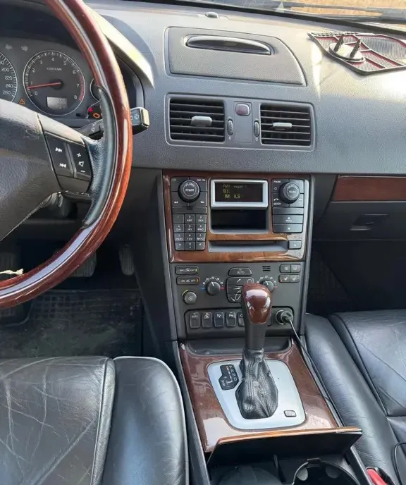 Volvo xc 90 autoturism 2 500 eur
