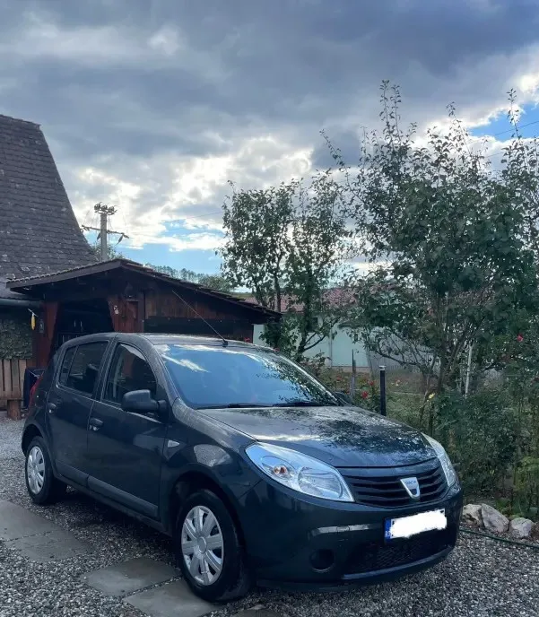 Dacia Sandero 2009 2 800 eur