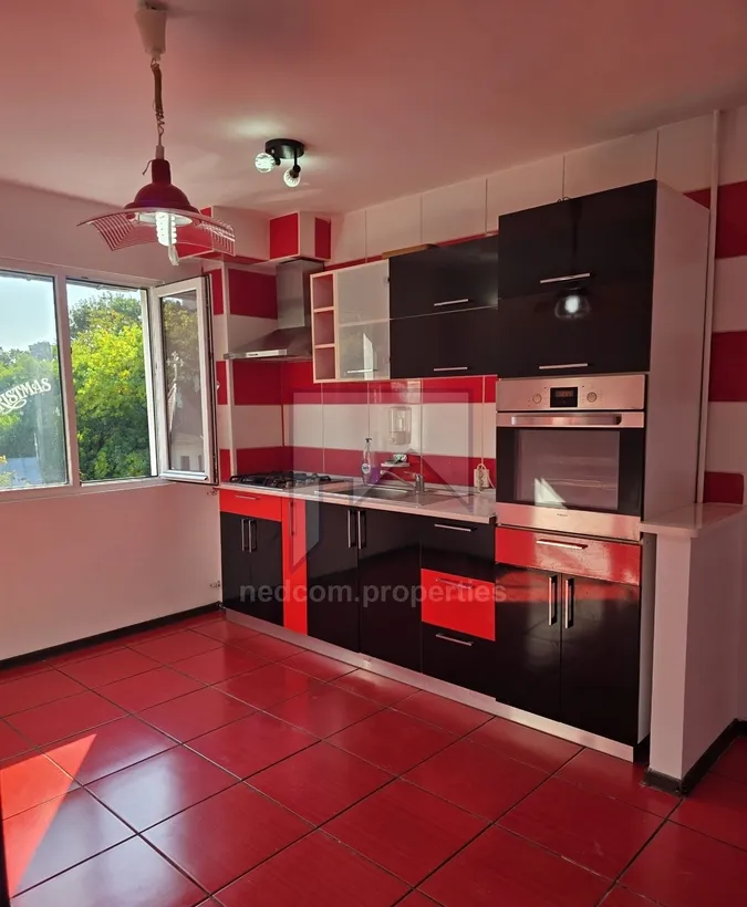Berceni str Covasna vanzare apartament 3 camere