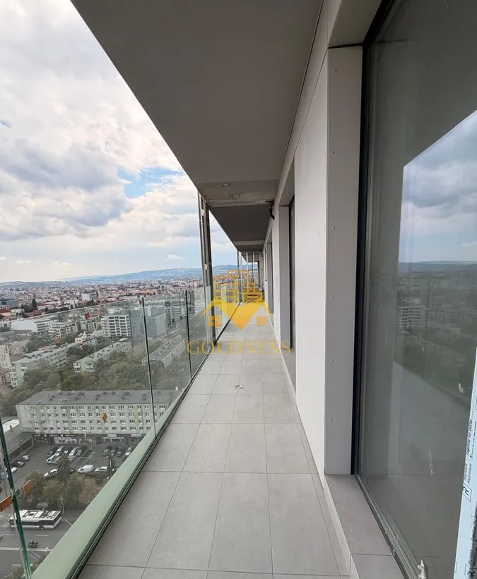 Cluj 4 camere centru Mihai Viteazu 94 mp et 18 parcare si tva inclus