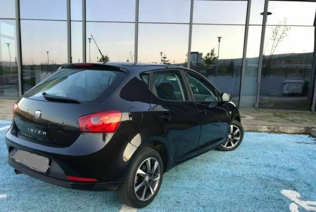 SEAT IBIZA 6J 1 4 MPI 16v 86 CP an 2010 3 200 eur