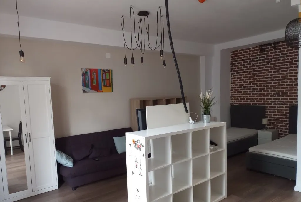 Centru Ap 1 camera recent renovat curte interioara 525Eur