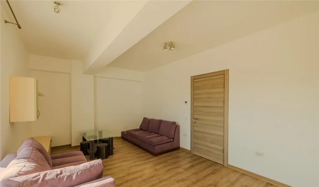 Apartament tip penthouse mobilat utilat 2 terase 100mp