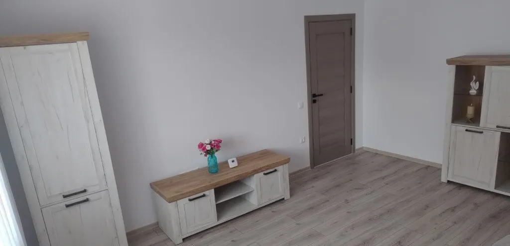 Inchiriez apartament 2 camere Doamna Stanca