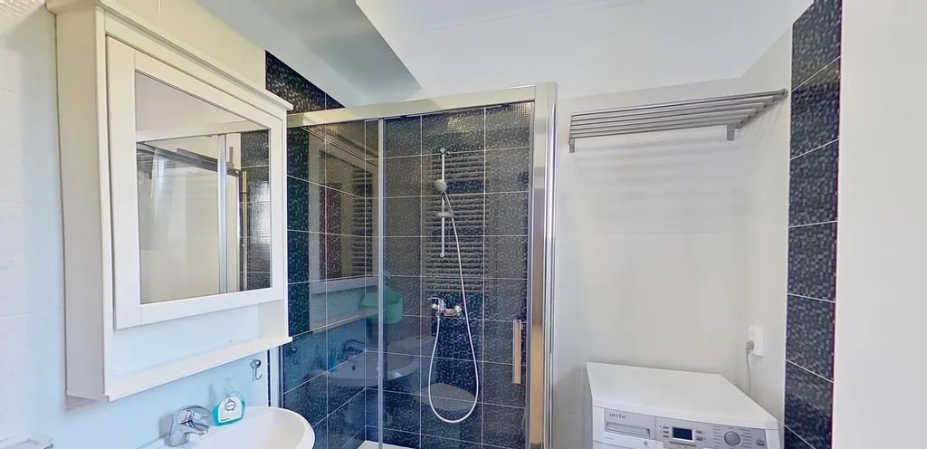 Studio modern aproape de Herastrau vav Romatsa