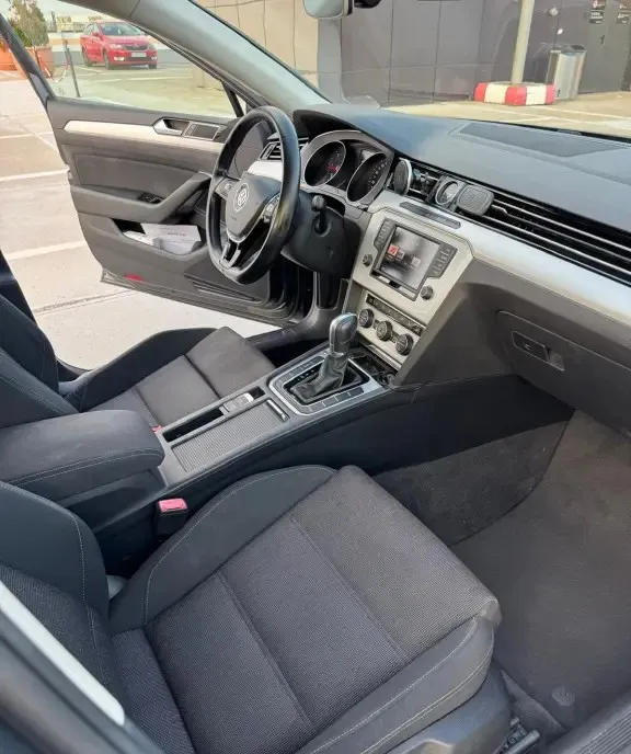 Volkswagen Passat B8 Sedan 2 0 TDI 150 CP DSG Comfortline 13 990 eur