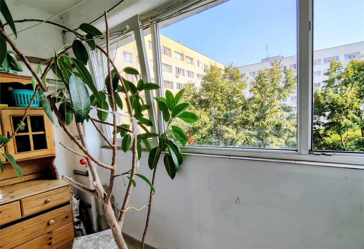 Titan liber apartament 3 camere langa metrou