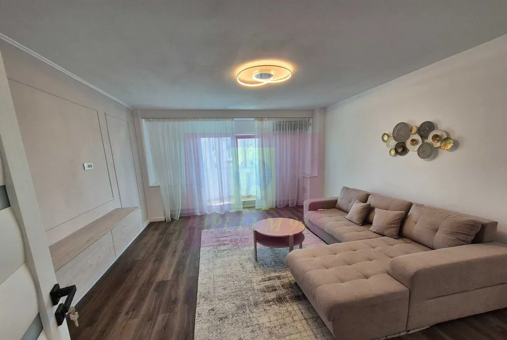 Apartament 3 camere rond Piata Alba Iulia