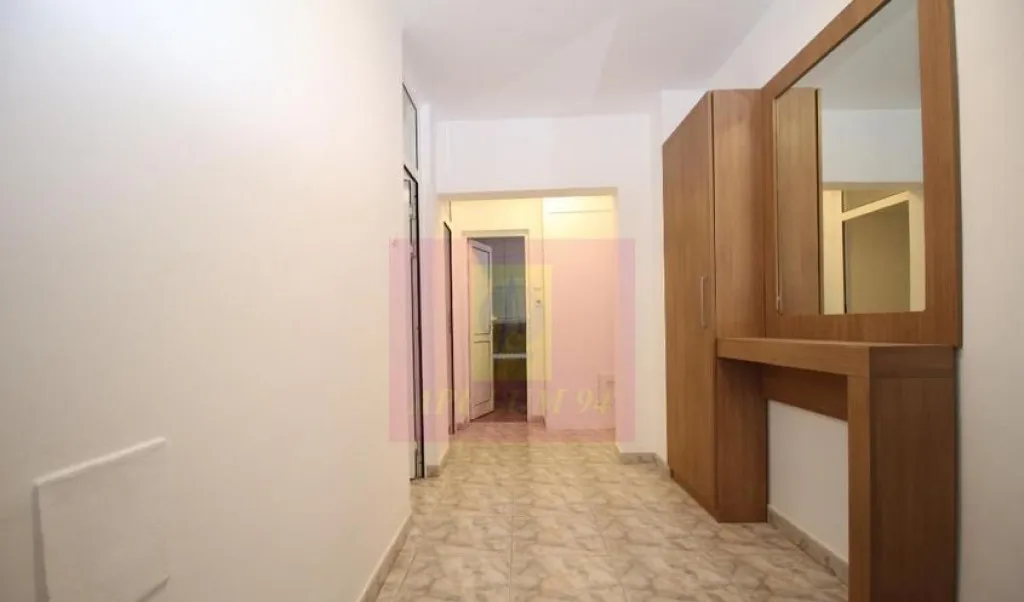 Apartament cu 3 camere de vanzare Decebal adiacent