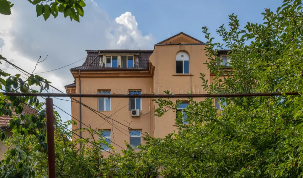 Strada Icoanei Eminescu apartament de 3 camere etaj 1