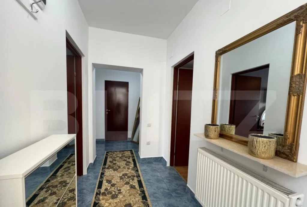 Apartament 3 camere 70 mp parter cu balcon zona Centrala