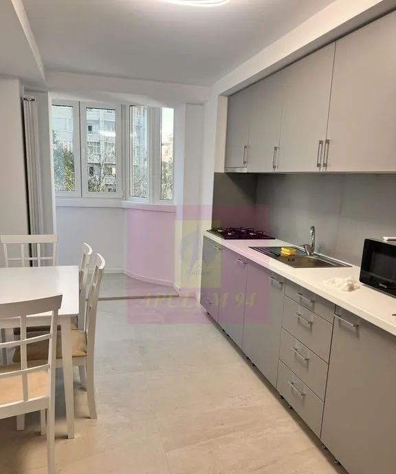 Vanzare apartament 3 camere Decebal metrou parking