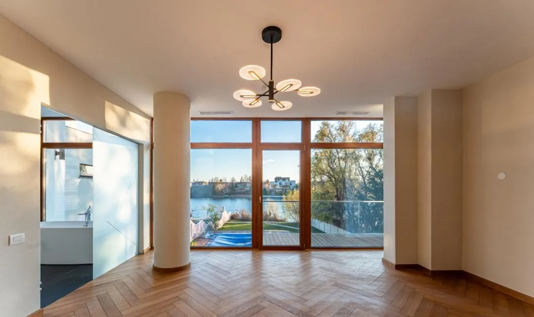 Resedinta contemporana in Mogosoaia Piscina Acces direct la lac