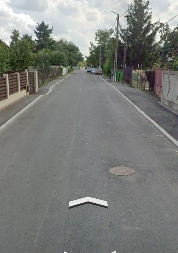 Saftica str Padurii teren pt 2 3 case P 2 M toate utilitatile reducere