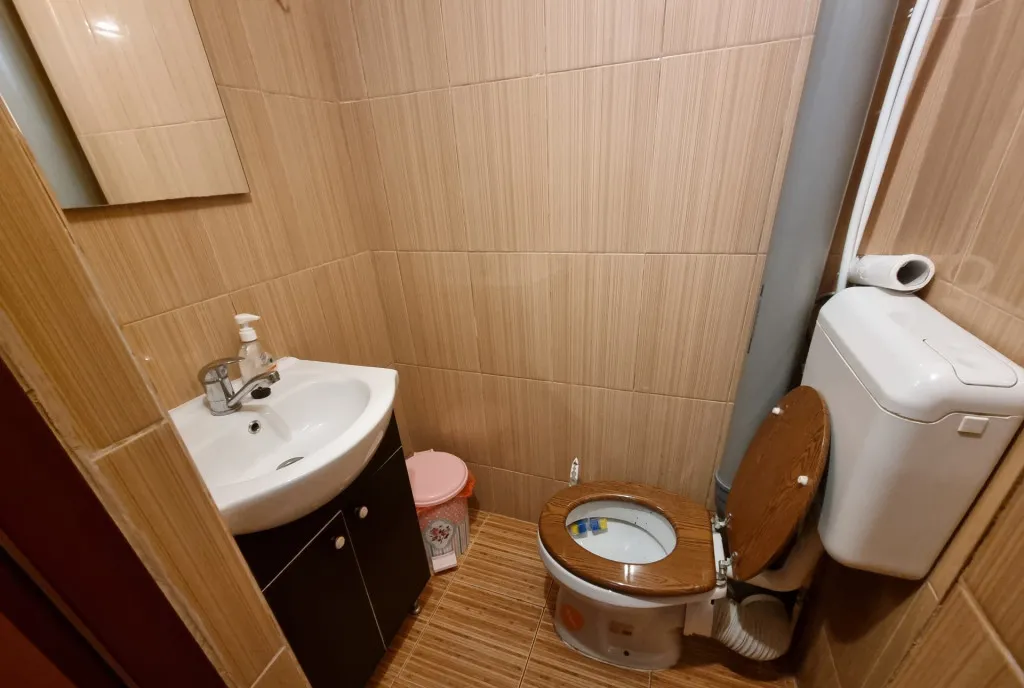 Casa de inchiriat pentru birou/cabinet/salon curte proprie