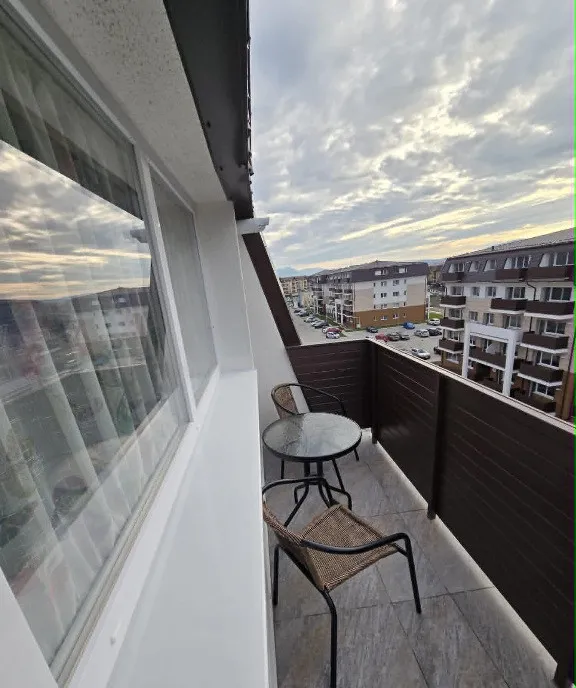 Apartament de 3 camere zona astra str sitarului