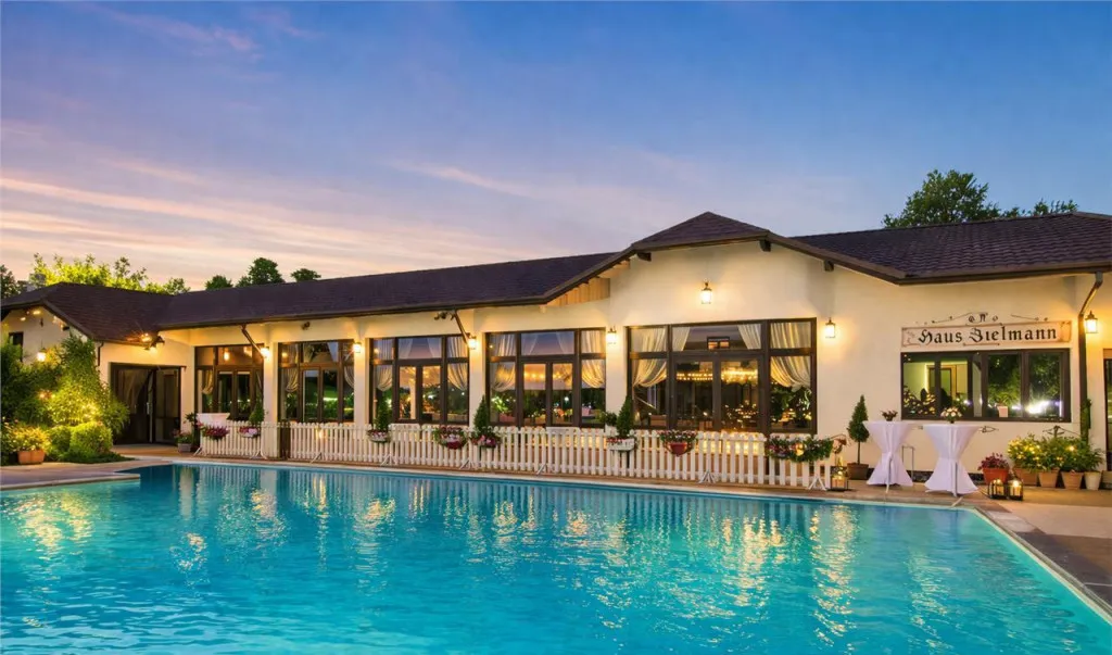 Hotel 3 Pensiune 4 piscina teren tenis 6 200mp parc p