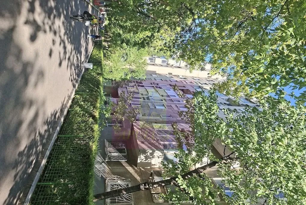 Vanzare spatiu comercial in zona Calea Vitan stradal bloc nou 2022
