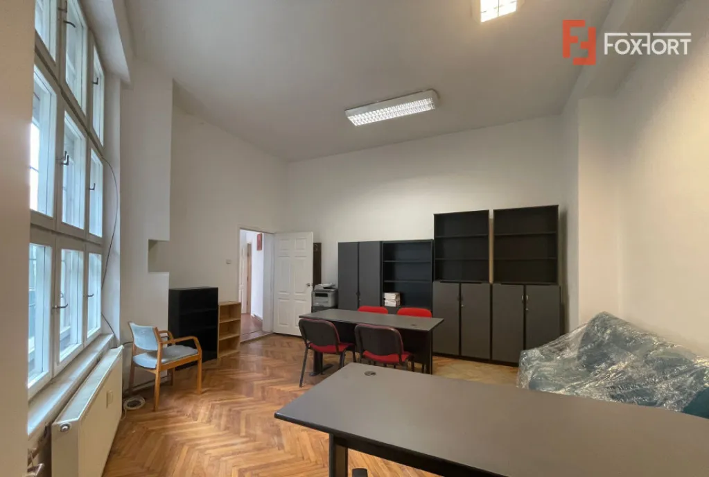 Birou de inchiriat ultracentral Arad - gata pentru activi