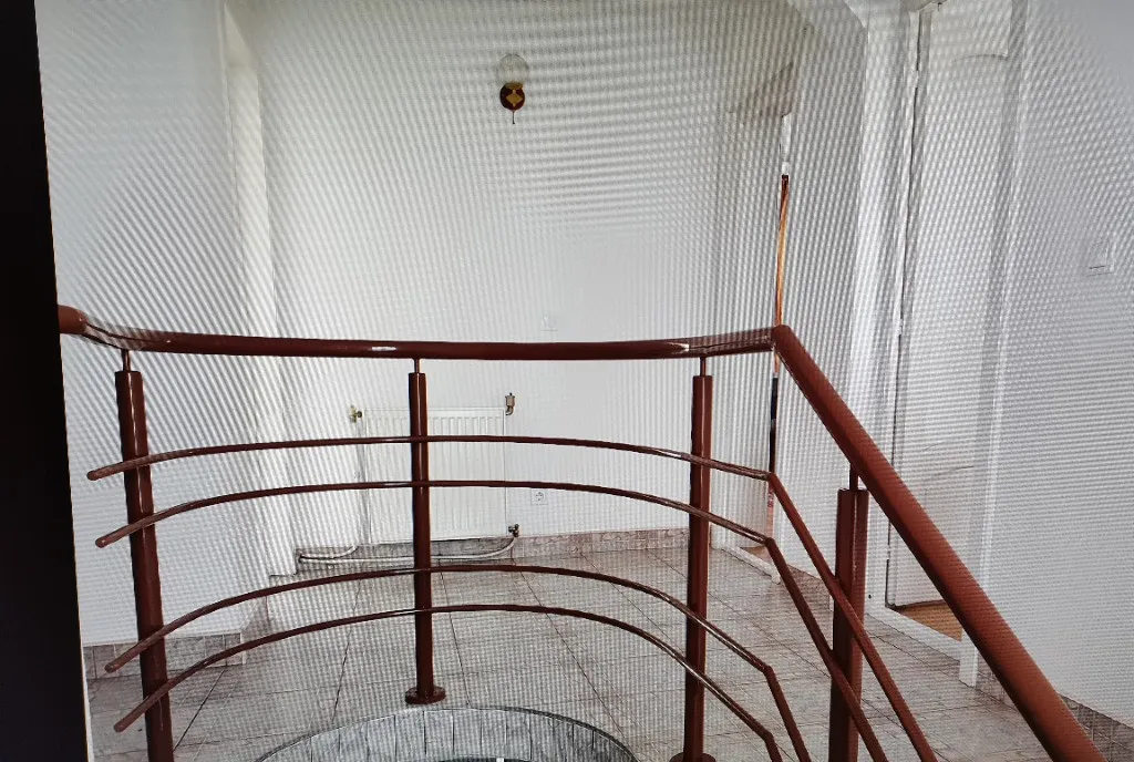 Apartament 2 cam etaj casa particulara cu intrare separata Marasti
