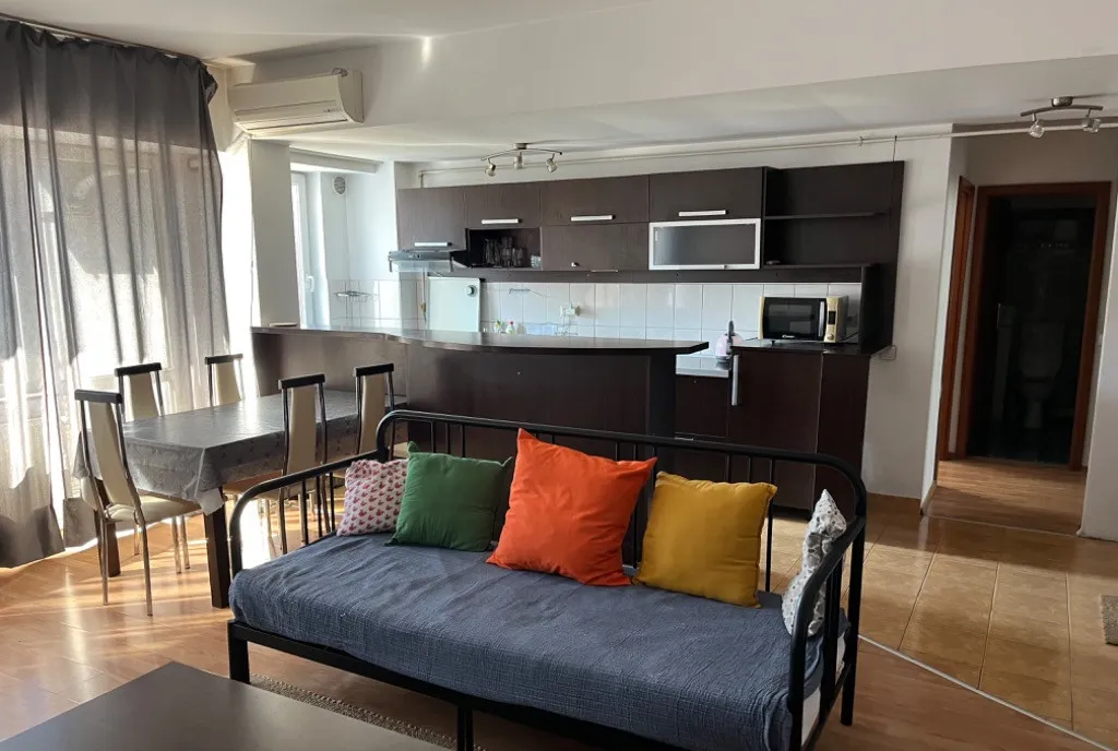 Inchiriez apartament 3 camere in zona centrala Cluj Napoca
