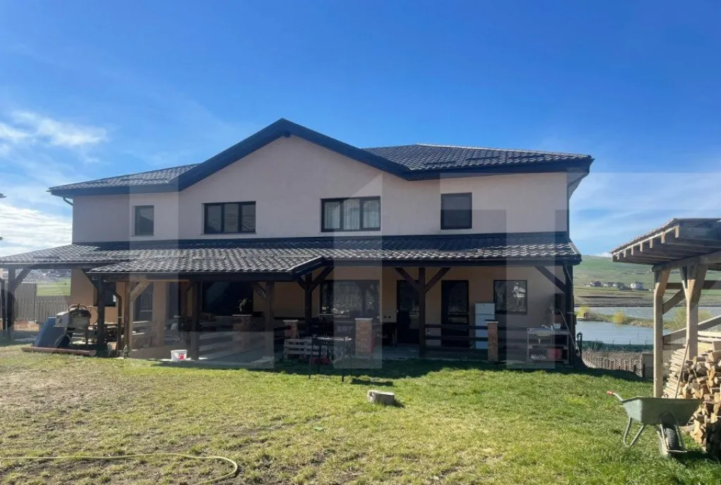 Casa cu 4 camere 600 mp de teren Campenesti