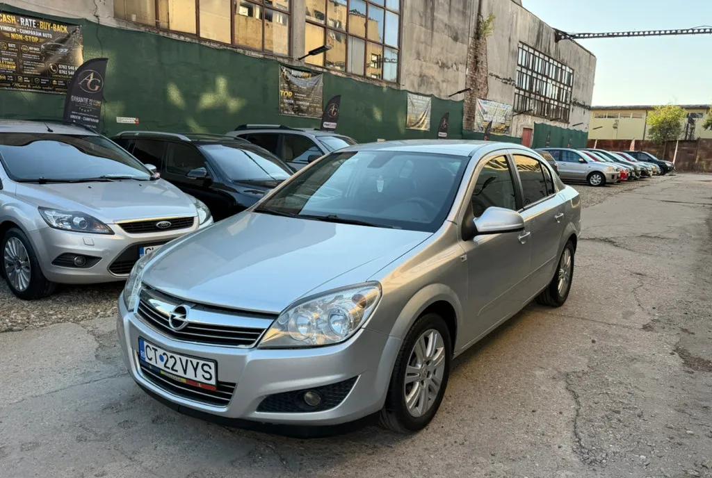 Opel Astra H Sedan 1 7 CDTI bull 110 CP bull 03 2011 bull Climatronic 2 550 eur